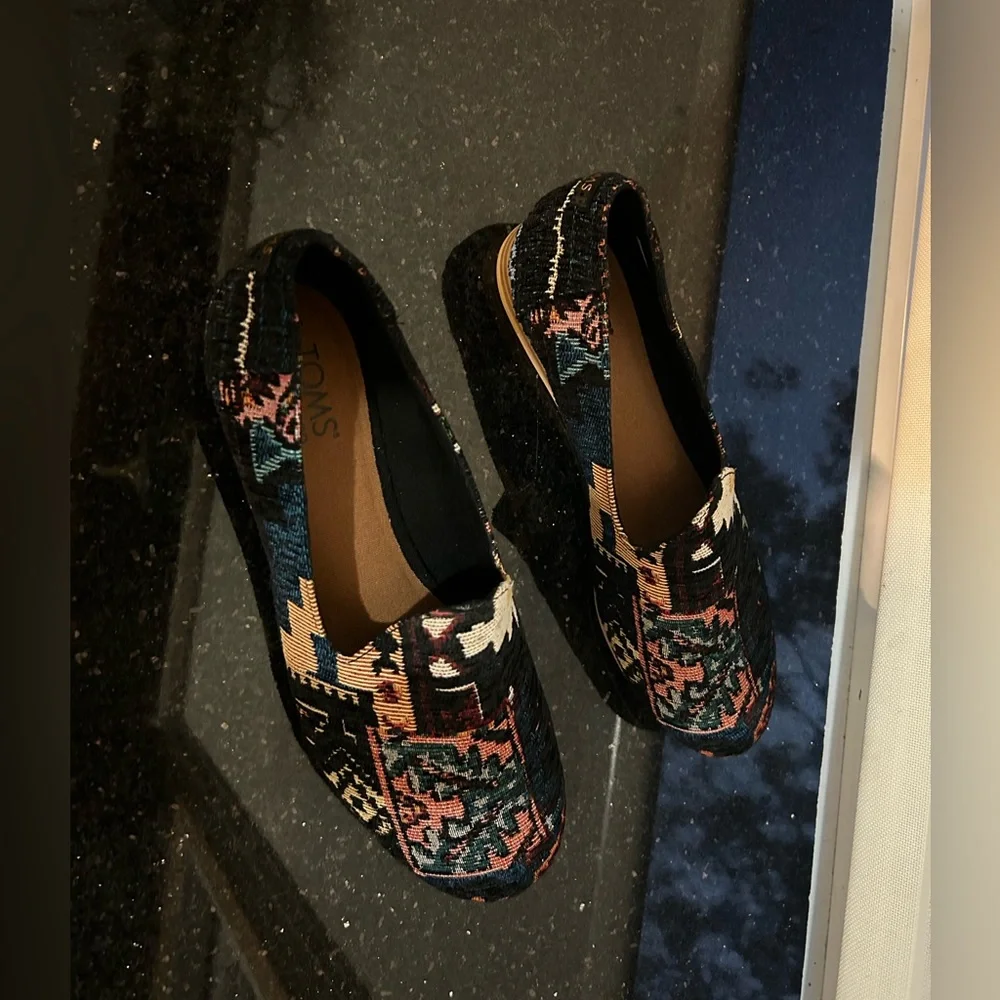 TOMS - NWOT